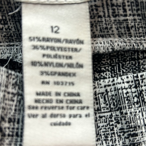 Ladies black and white crop slacks waist has minimum stretch - Picture 5 of 5